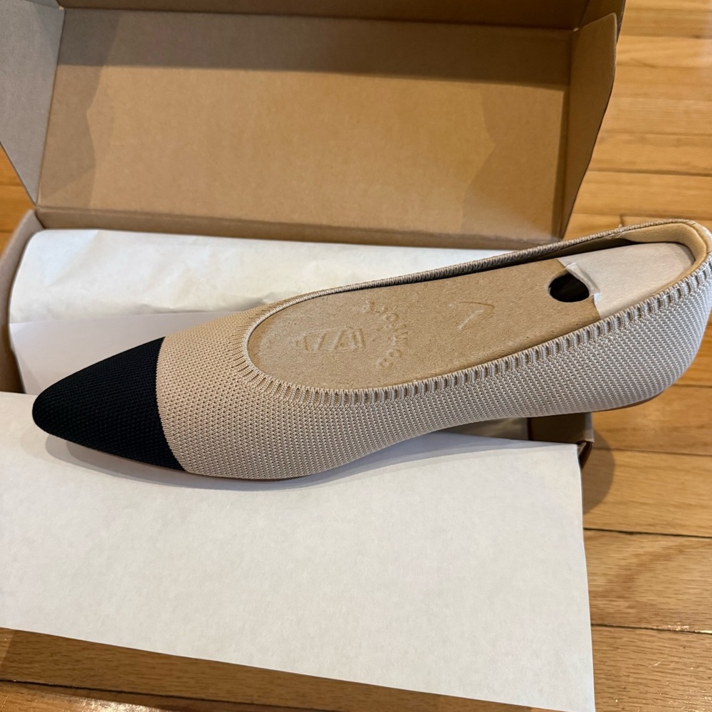 Vivaia Pointed-Toe Ballet Flats (Aria 5°) almond and black - Picture 7 of 9